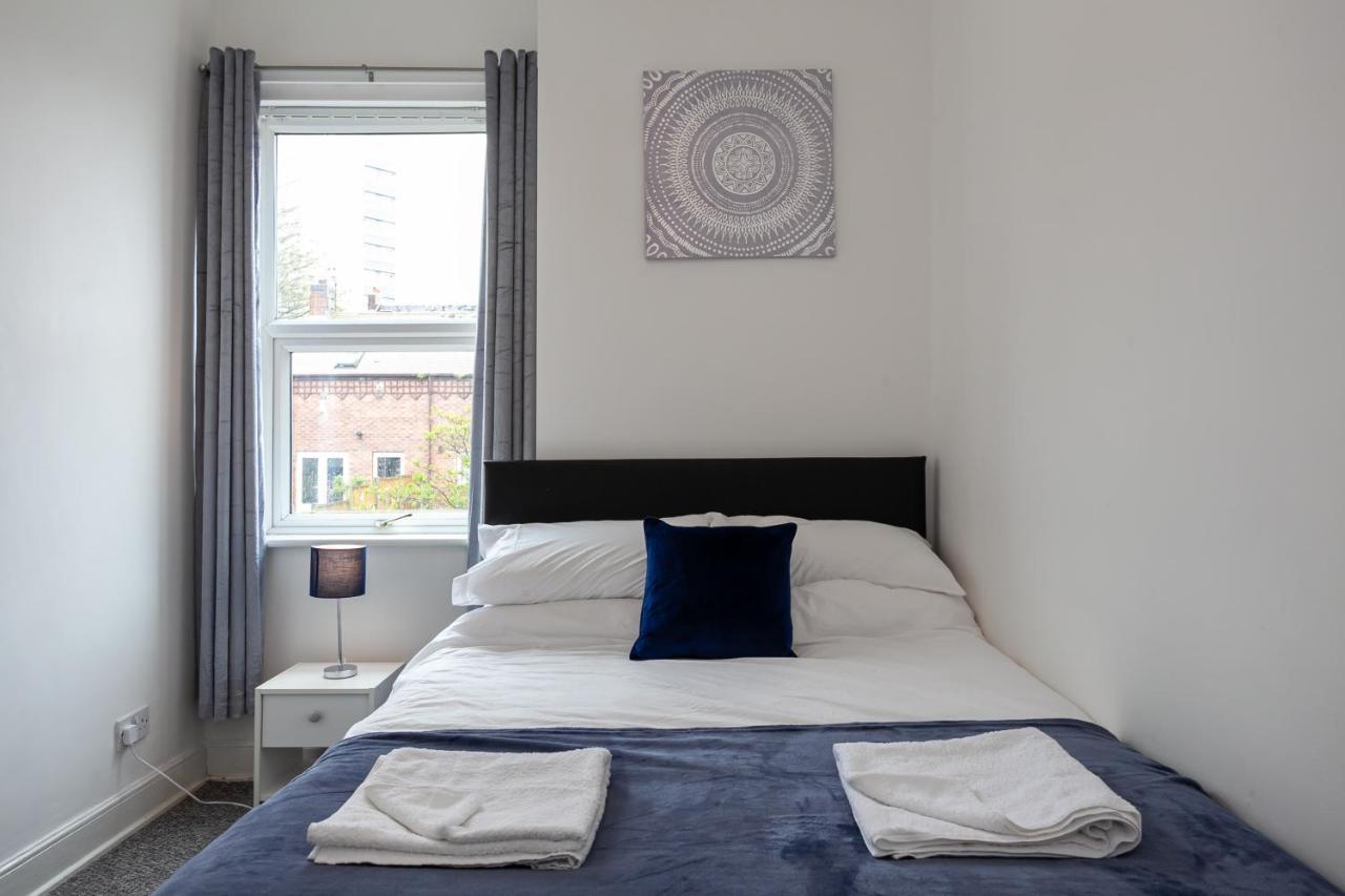 Comfortable-city Centre Location- Sleeps Up To 9 Holiday home Stoke-on-Trent