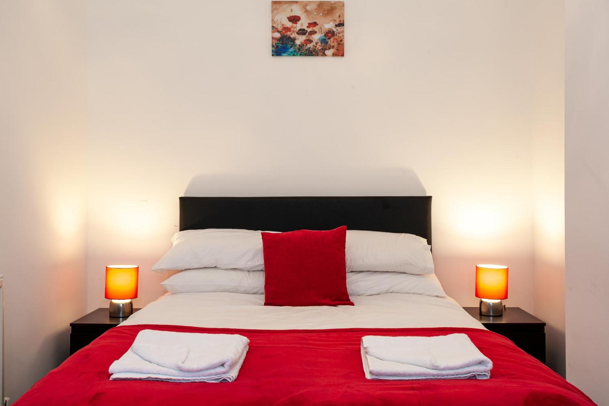 Comfortable-city Centre Location- Sleeps Up To 9